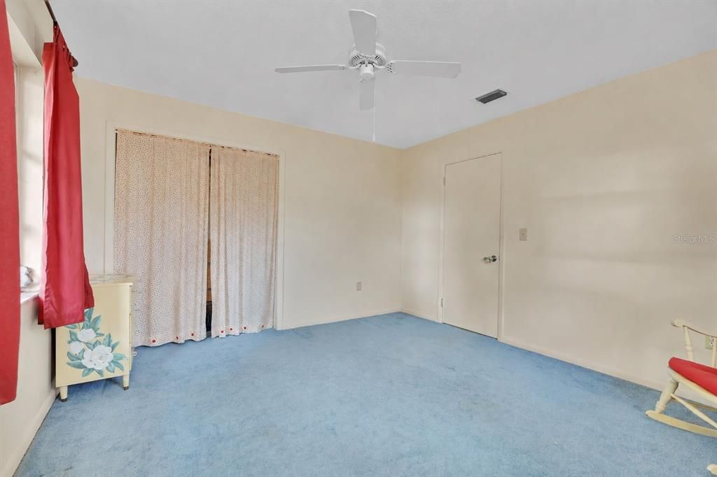For Sale: $447,000 (3 beds, 2 baths, 1706 Square Feet)