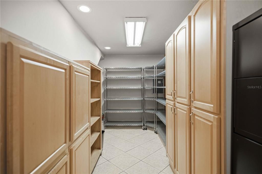 На продажу: $429,900 (0 спален, 0 ванн, 1599 Квадратных фут)