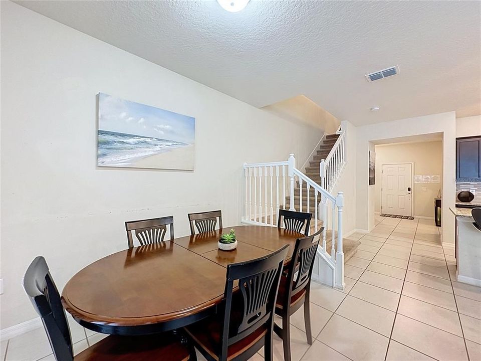 For Sale: $425,000 (5 beds, 4 baths, 2293 Square Feet)