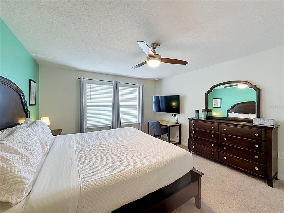 For Sale: $425,000 (5 beds, 4 baths, 2293 Square Feet)