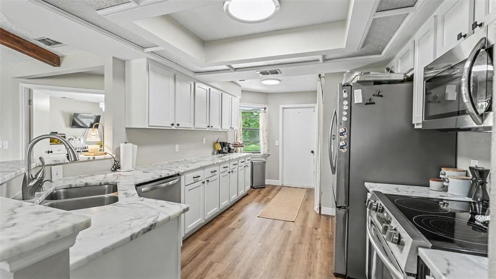 На продажу: $465,000 (4 спален, 2 ванн, 1747 Квадратных фут)