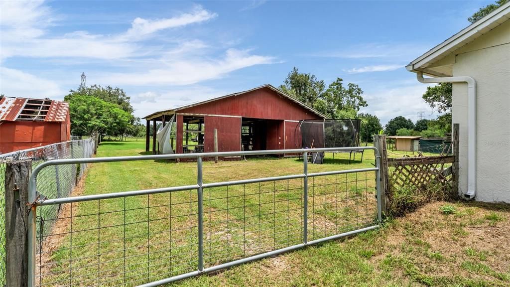 На продажу: $465,000 (4 спален, 2 ванн, 1747 Квадратных фут)