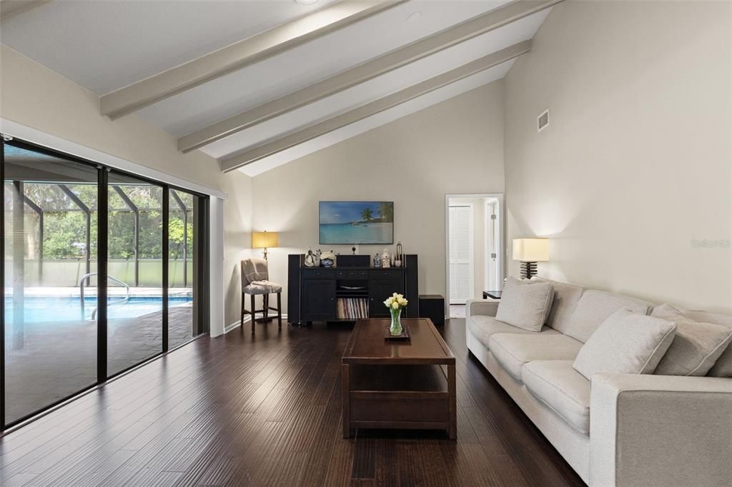 En Venta: $859,900 (4 camas, 3 baños, 2663 Pies cuadrados)