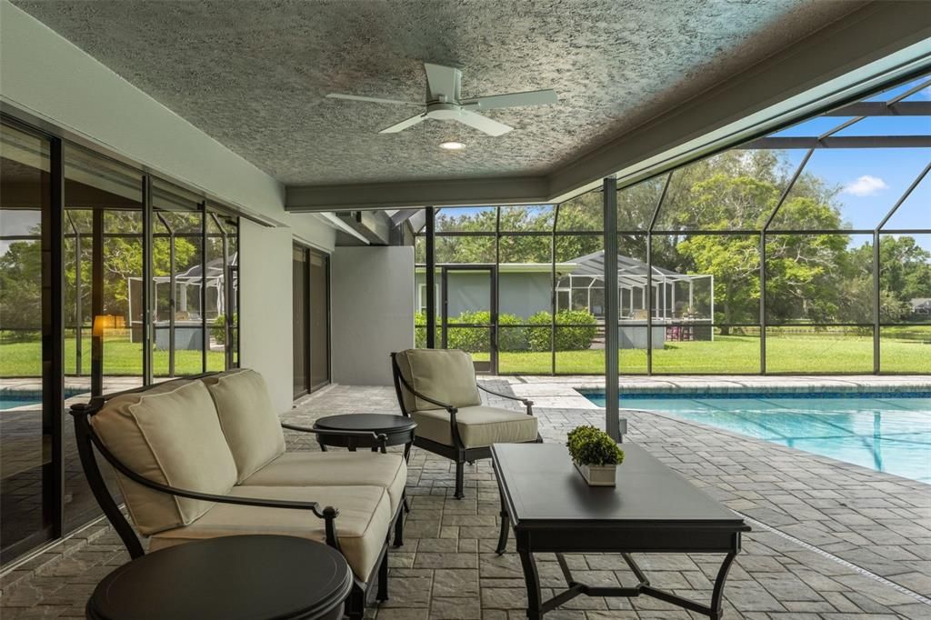 En Venta: $859,900 (4 camas, 3 baños, 2663 Pies cuadrados)