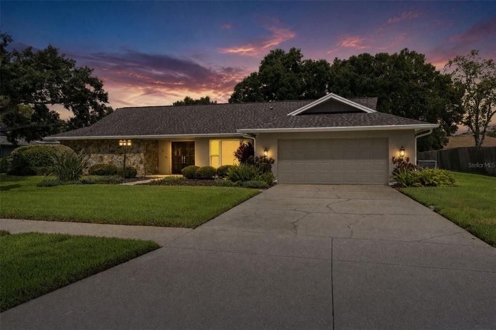 En Venta: $859,900 (4 camas, 3 baños, 2663 Pies cuadrados)