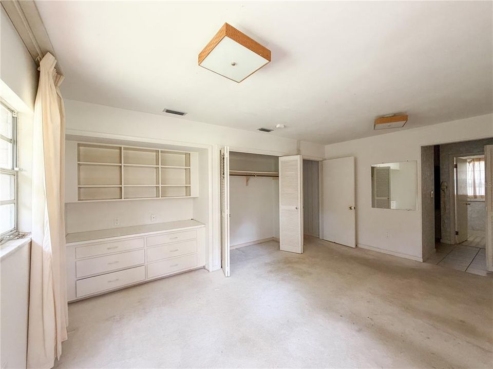 En Venta: $446,000 (4 camas, 3 baños, 3613 Pies cuadrados)