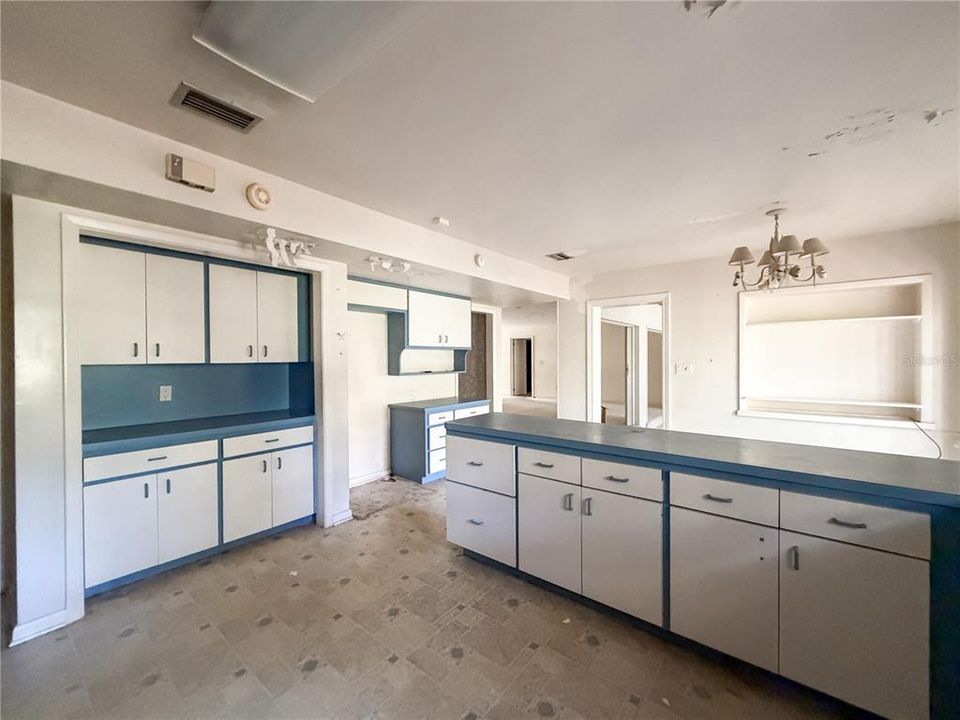 En Venta: $446,000 (4 camas, 3 baños, 3613 Pies cuadrados)