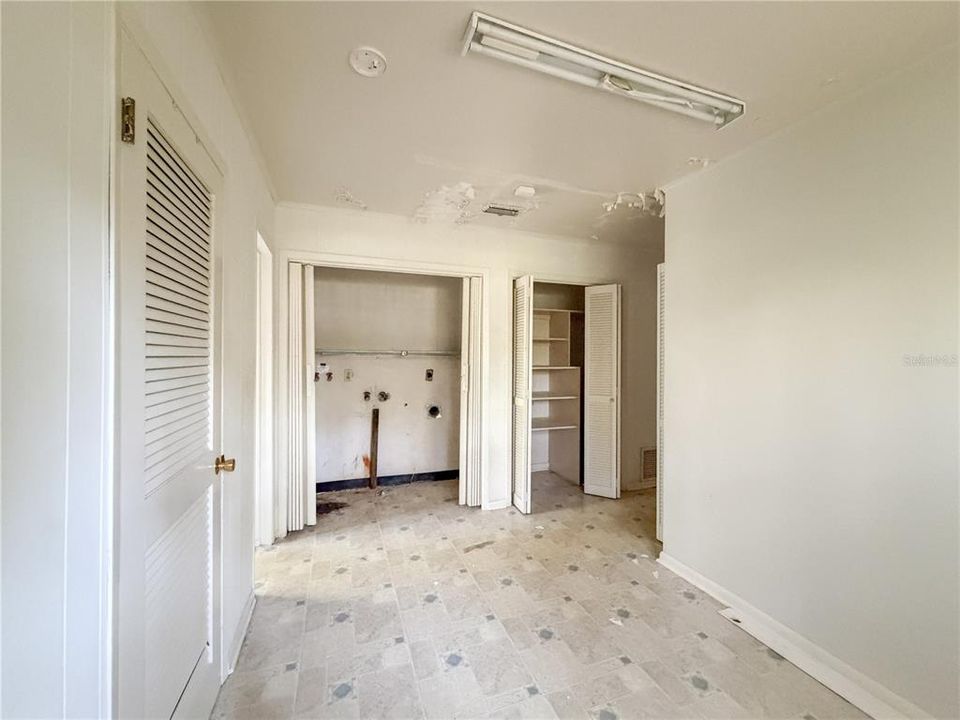 Active With Contract: $345,000 (4 beds, 3 baths, 3613 Square Feet)