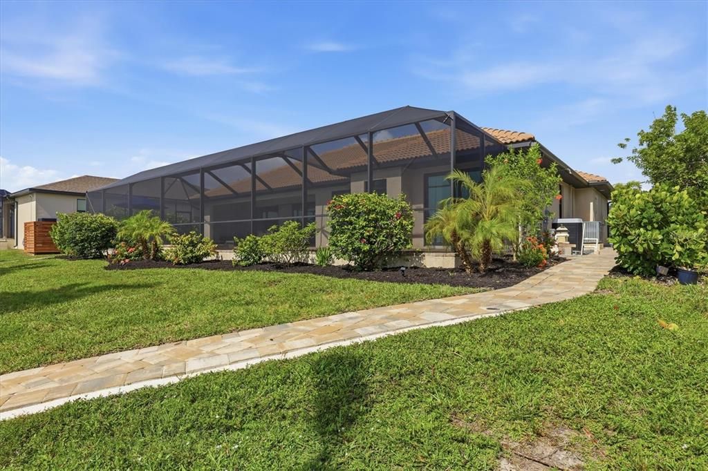 Activo con contrato: $750,000 (3 camas, 2 baños, 2098 Pies cuadrados)