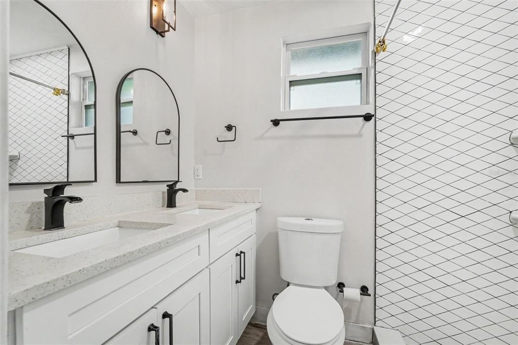 For Sale: $380,000 (3 beds, 3 baths, 1558 Square Feet)
