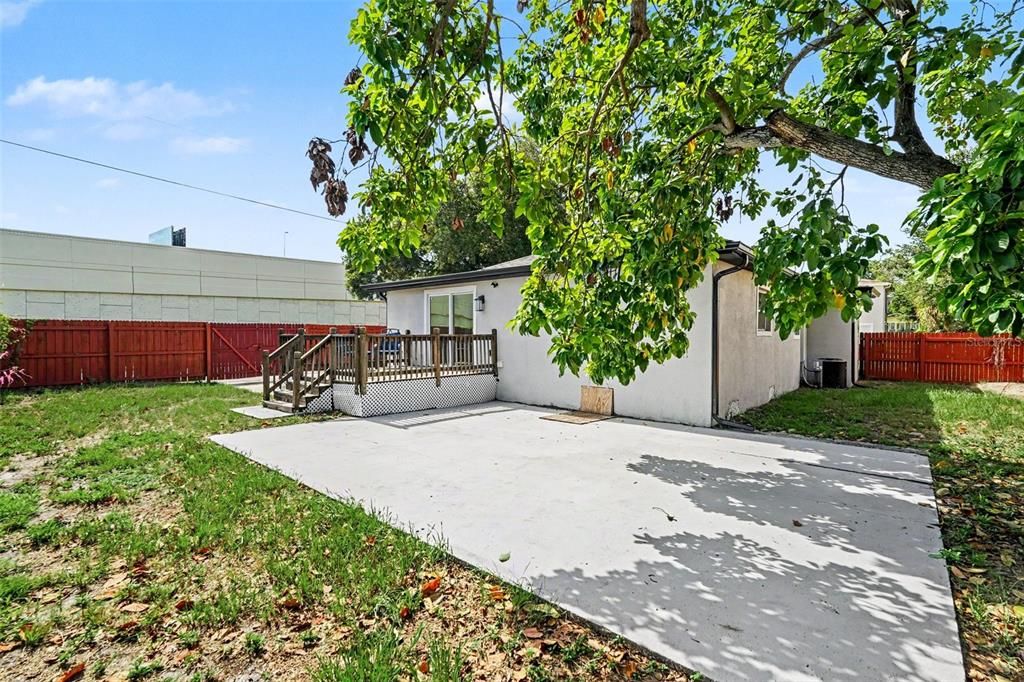 For Sale: $380,000 (3 beds, 3 baths, 1558 Square Feet)