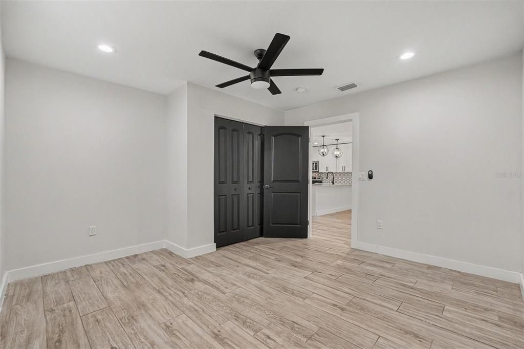For Sale: $380,000 (3 beds, 3 baths, 1558 Square Feet)