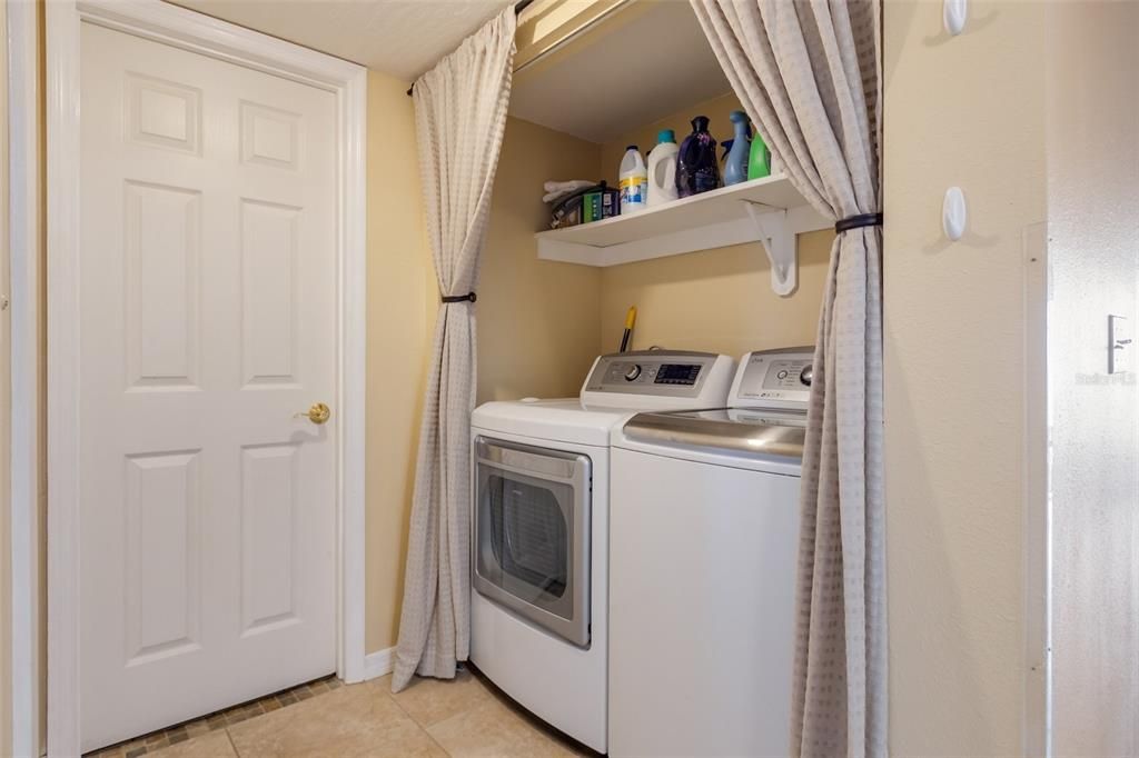 В аренду: $3,000 (2 спален, 2 ванн, 1409 Квадратных фут)
