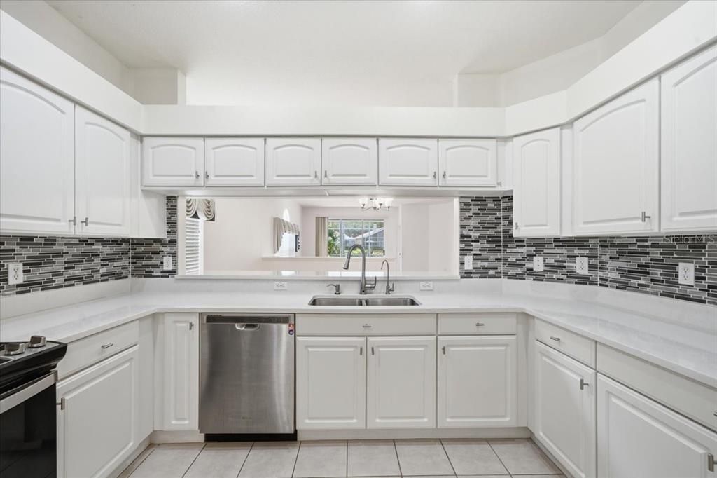 For Sale: $500,000 (3 beds, 2 baths, 1970 Square Feet)