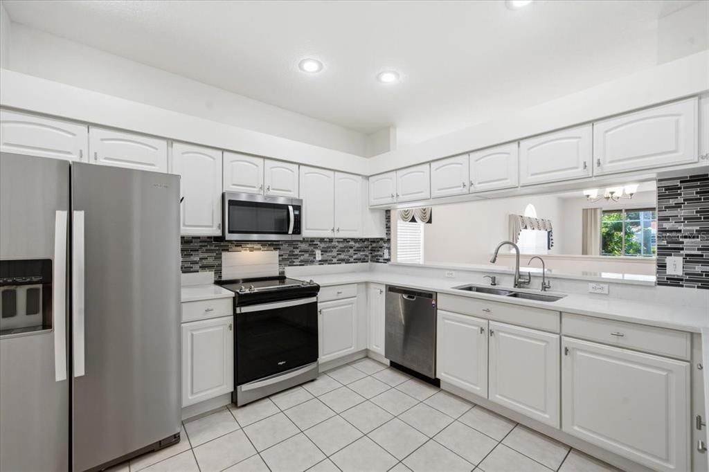 For Sale: $500,000 (3 beds, 2 baths, 1970 Square Feet)