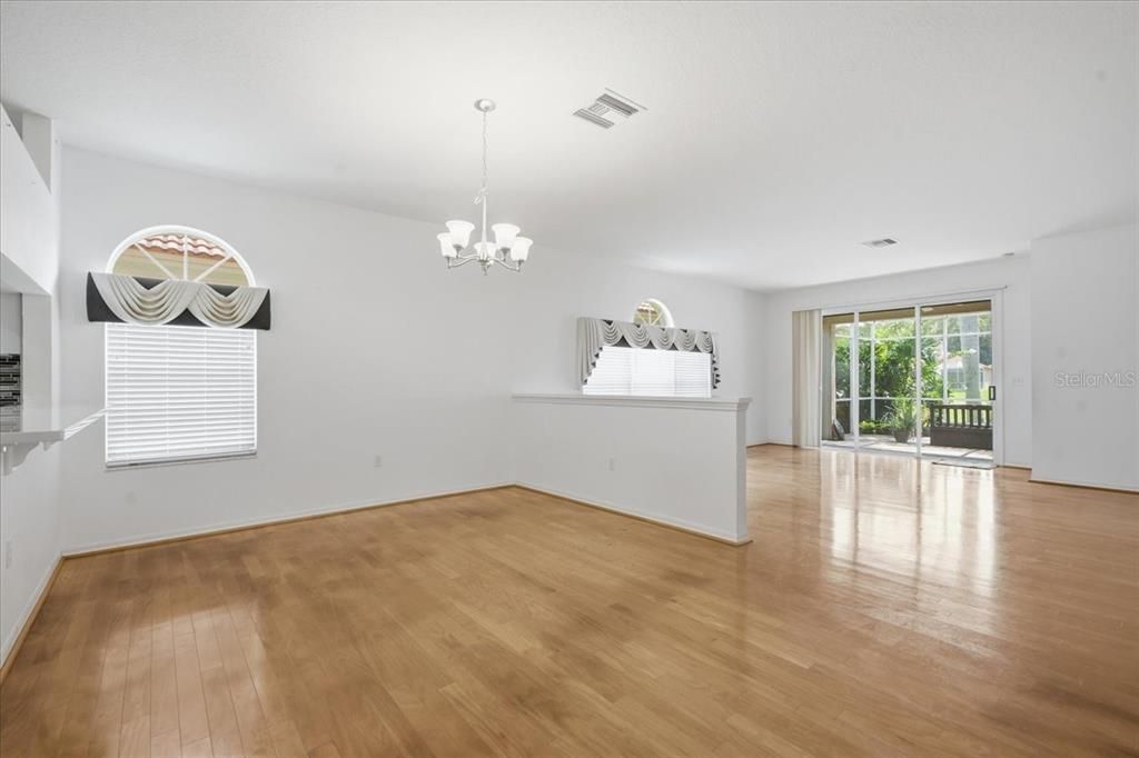 For Sale: $500,000 (3 beds, 2 baths, 1970 Square Feet)