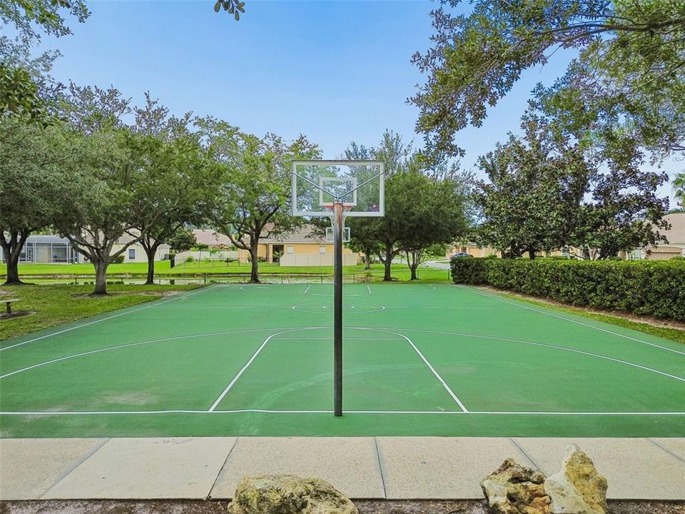 For Sale: $575,000 (4 beds, 3 baths, 2741 Square Feet)
