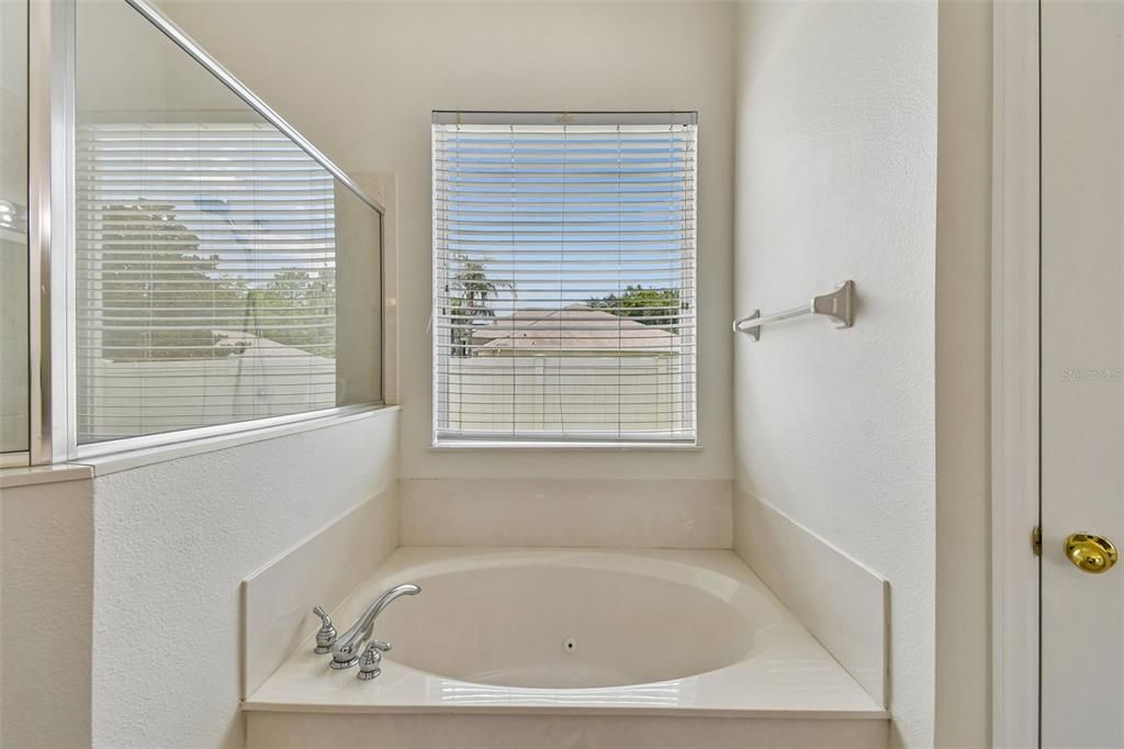 For Sale: $575,000 (4 beds, 3 baths, 2741 Square Feet)