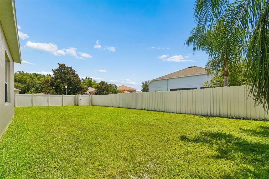 For Sale: $575,000 (4 beds, 3 baths, 2741 Square Feet)