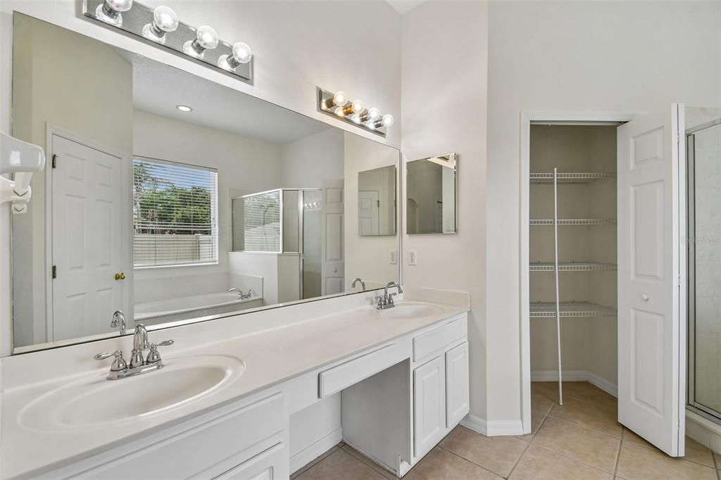 For Sale: $575,000 (4 beds, 3 baths, 2741 Square Feet)