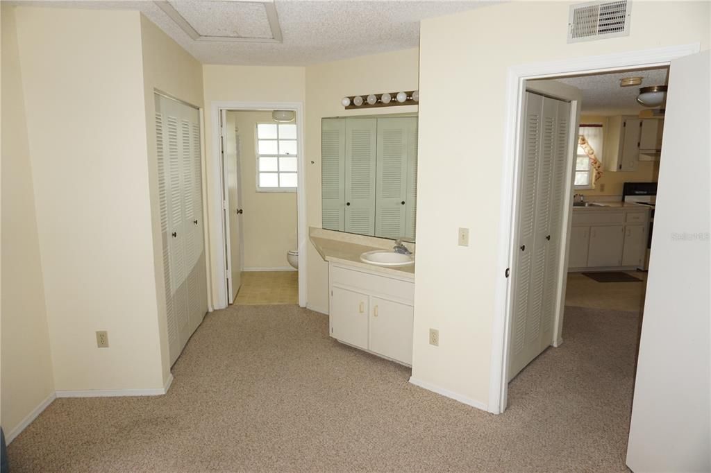 En Venta: $94,900 (2 camas, 2 baños, 840 Pies cuadrados)