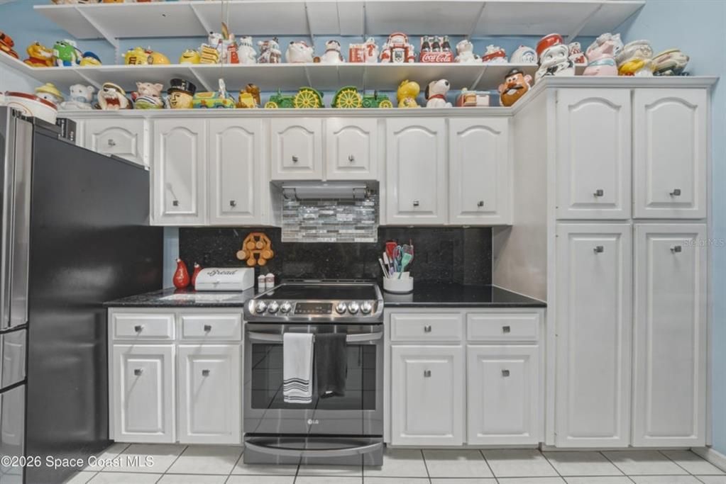 For Sale: $595,000 (3 beds, 3 baths, 2423 Square Feet)