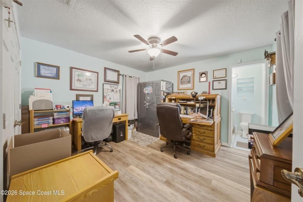 For Sale: $595,000 (3 beds, 3 baths, 2423 Square Feet)