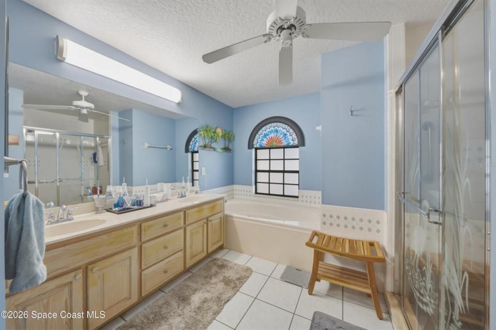 For Sale: $595,000 (3 beds, 3 baths, 2423 Square Feet)