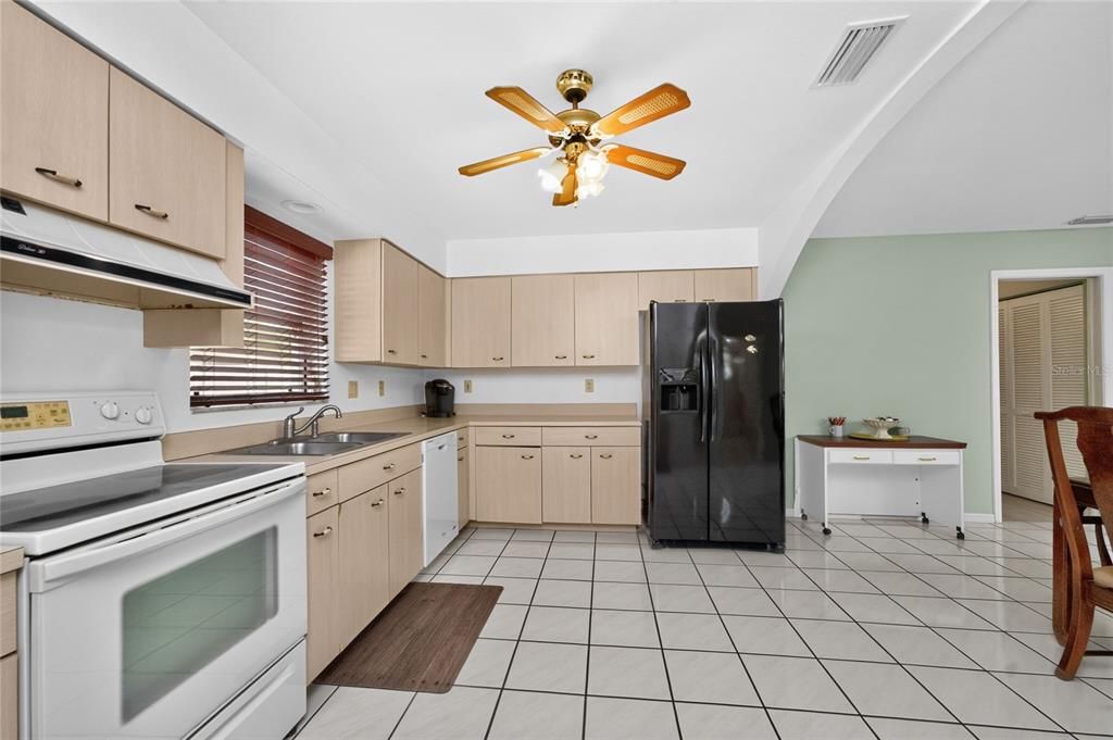 En Venta: $329,000 (3 camas, 2 baños, 1635 Pies cuadrados)