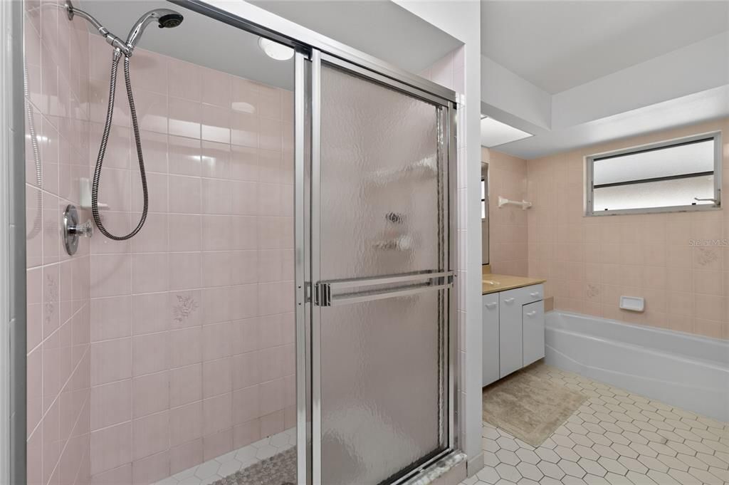 En Venta: $329,000 (3 camas, 2 baños, 1635 Pies cuadrados)