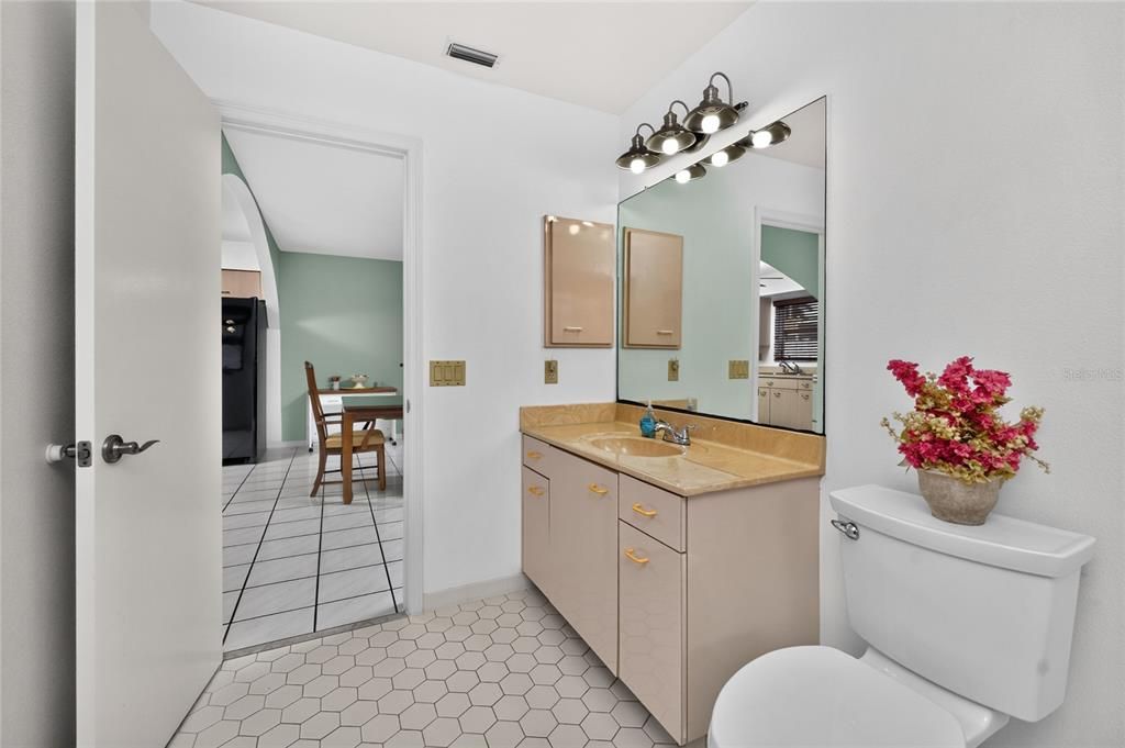En Venta: $329,000 (3 camas, 2 baños, 1635 Pies cuadrados)