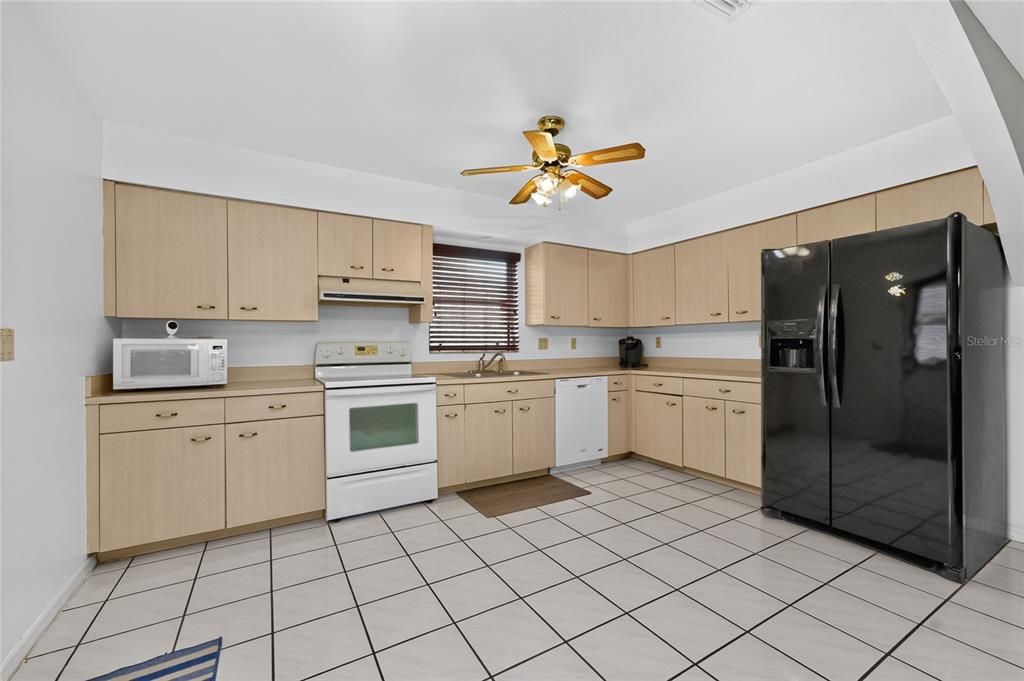 En Venta: $329,000 (3 camas, 2 baños, 1635 Pies cuadrados)