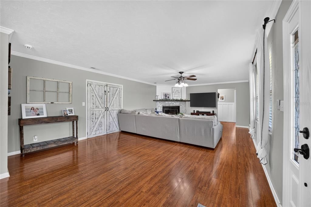 For Sale: $325,000 (3 beds, 2 baths, 2052 Square Feet)