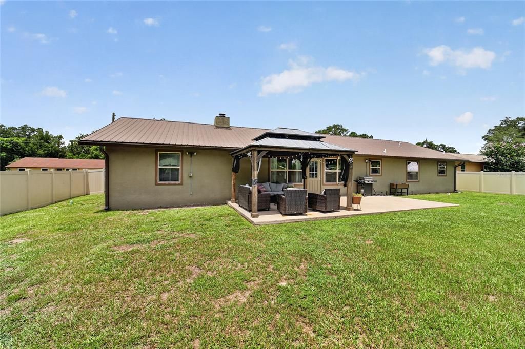 For Sale: $325,000 (3 beds, 2 baths, 2052 Square Feet)