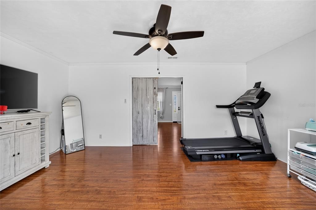 For Sale: $325,000 (3 beds, 2 baths, 2052 Square Feet)