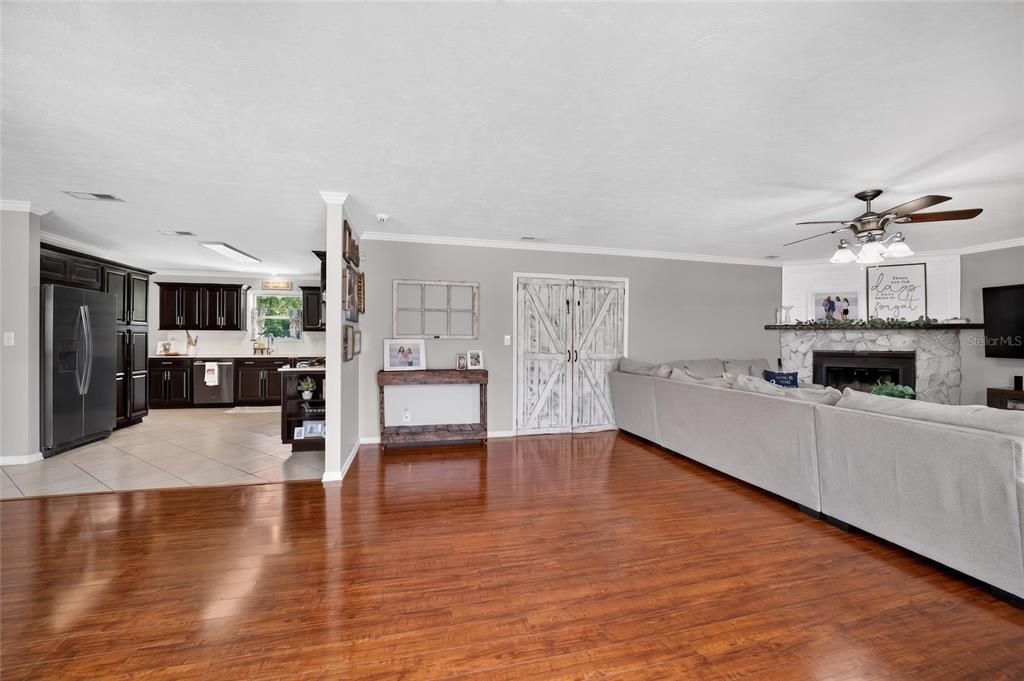 For Sale: $325,000 (3 beds, 2 baths, 2052 Square Feet)