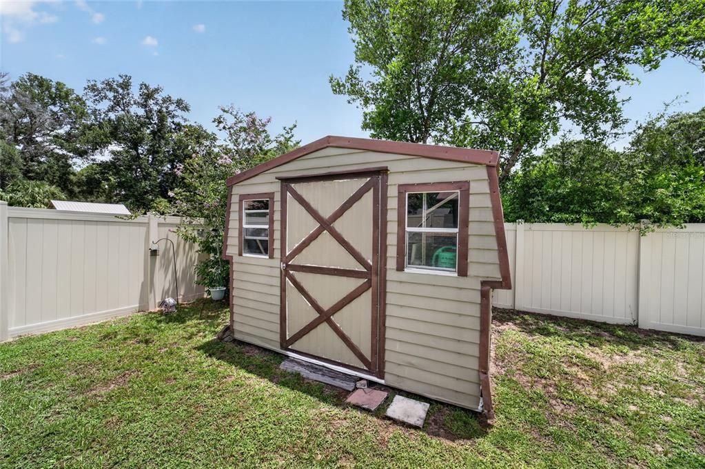 For Sale: $325,000 (3 beds, 2 baths, 2052 Square Feet)