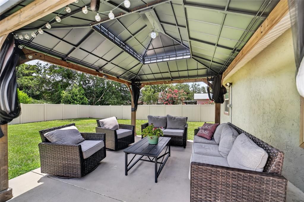 For Sale: $325,000 (3 beds, 2 baths, 2052 Square Feet)