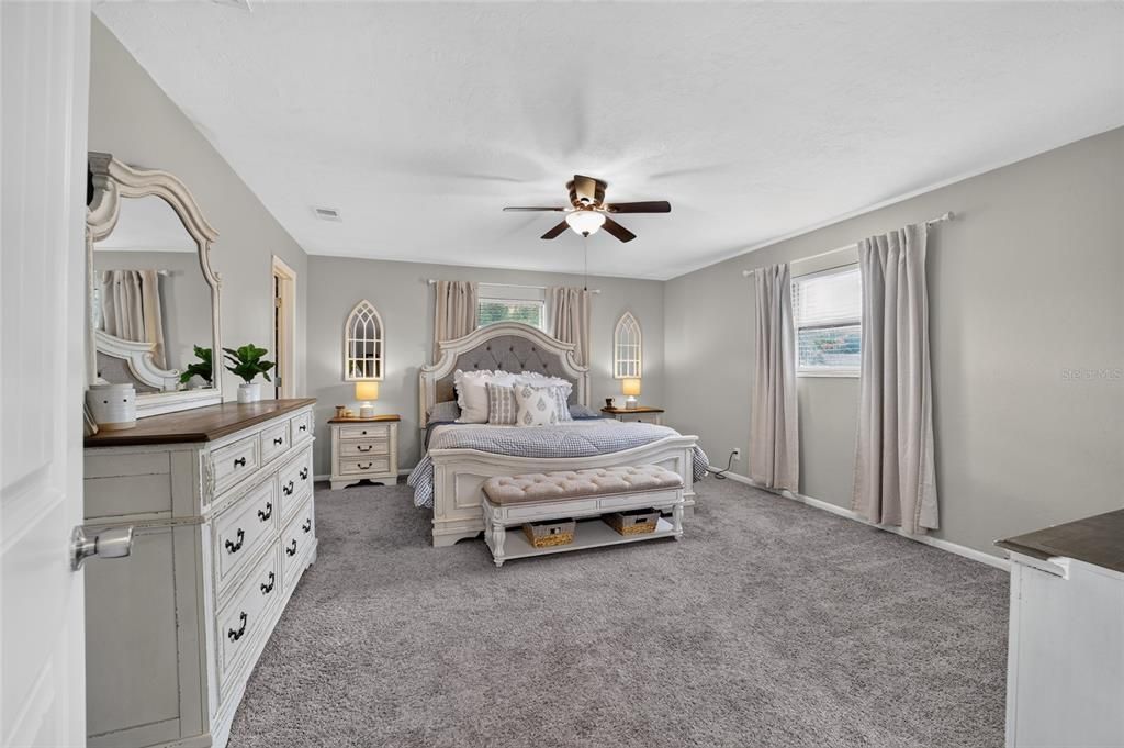 For Sale: $325,000 (3 beds, 2 baths, 2052 Square Feet)