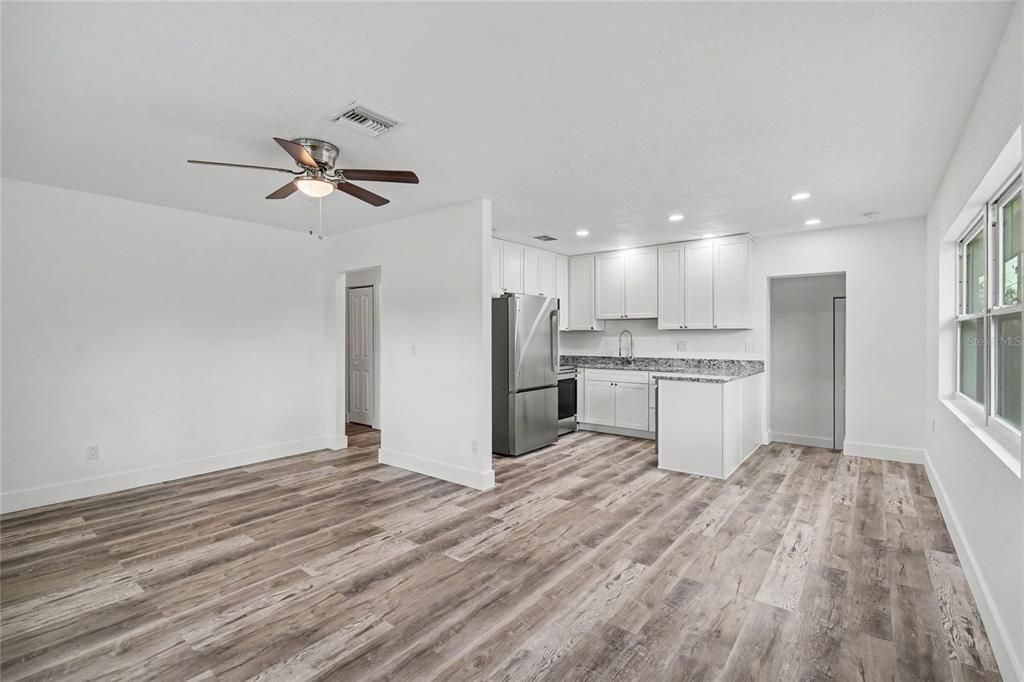Activo con contrato: $299,900 (3 camas, 2 baños, 1158 Pies cuadrados)