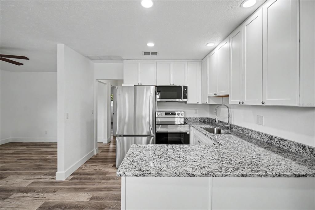 Activo con contrato: $299,900 (3 camas, 2 baños, 1158 Pies cuadrados)