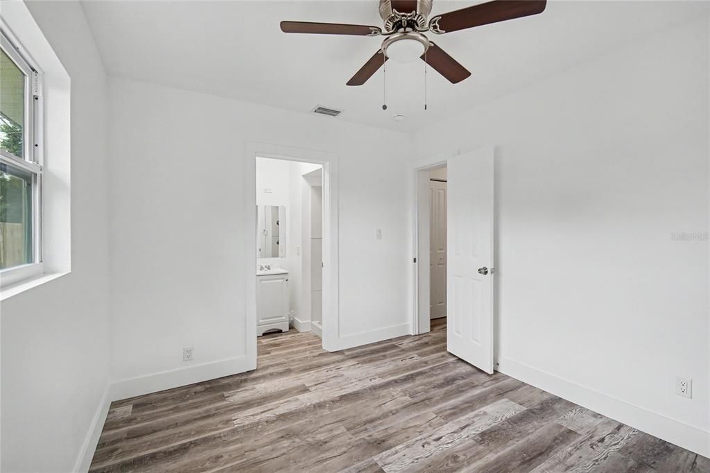 Activo con contrato: $299,900 (3 camas, 2 baños, 1158 Pies cuadrados)