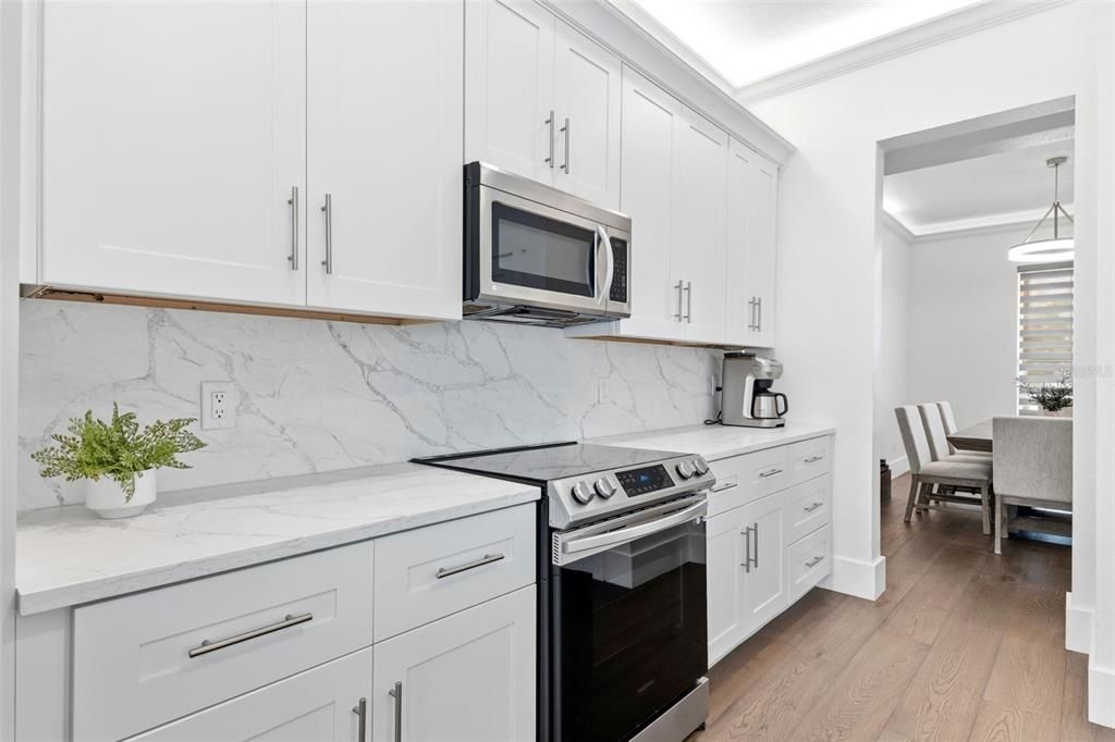 En Venta: $940,000 (4 camas, 3 baños, 2035 Pies cuadrados)