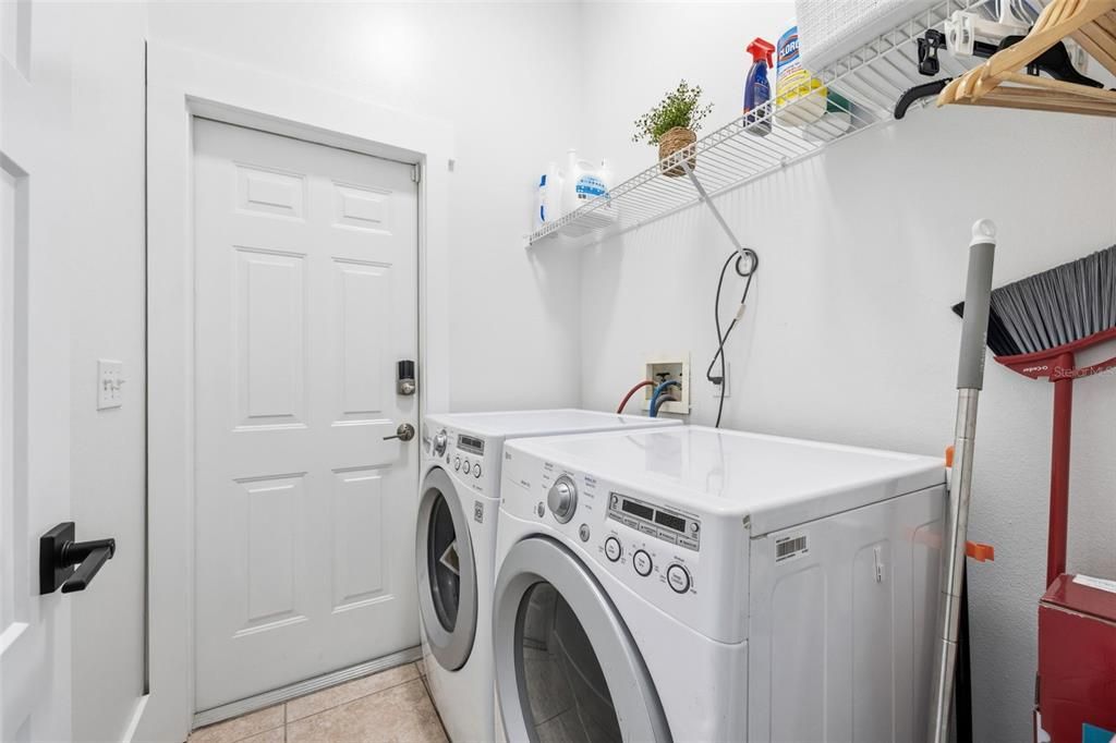 En Venta: $940,000 (4 camas, 3 baños, 2035 Pies cuadrados)