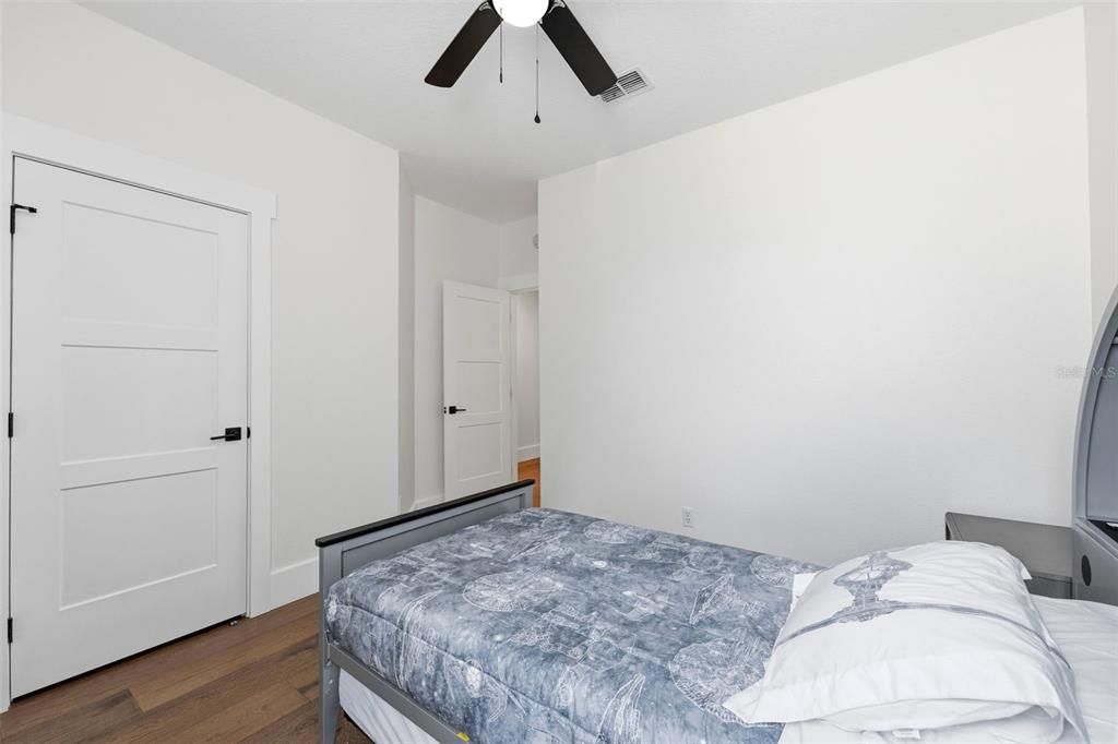 En Venta: $940,000 (4 camas, 3 baños, 2035 Pies cuadrados)