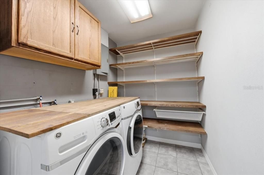 На продажу: $399,000 (3 спален, 1 ванн, 1175 Квадратных фут)