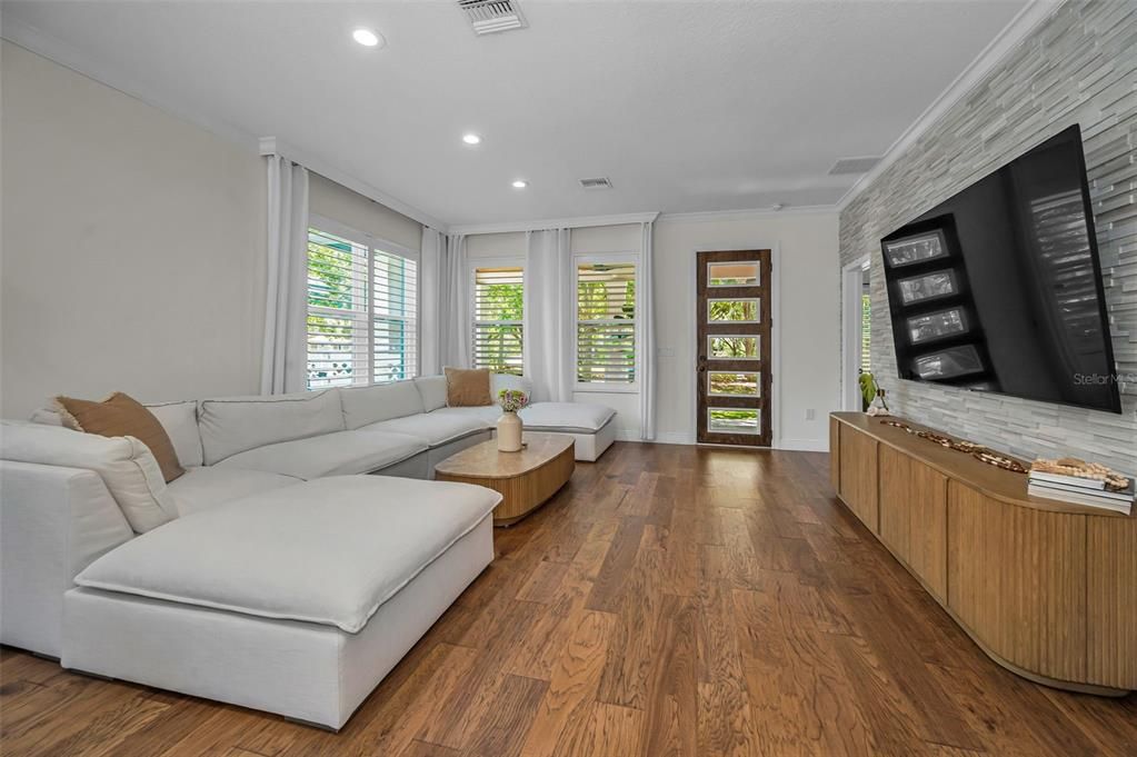 Activo con contrato: $625,000 (4 camas, 3 baños, 2112 Pies cuadrados)