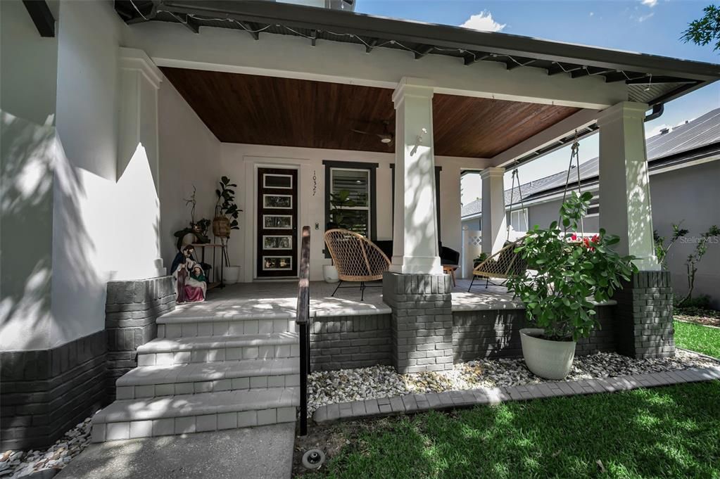 Activo con contrato: $625,000 (4 camas, 3 baños, 2112 Pies cuadrados)