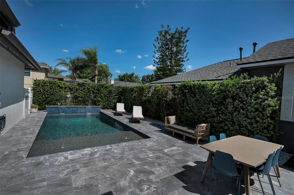 Activo con contrato: $625,000 (4 camas, 3 baños, 2112 Pies cuadrados)