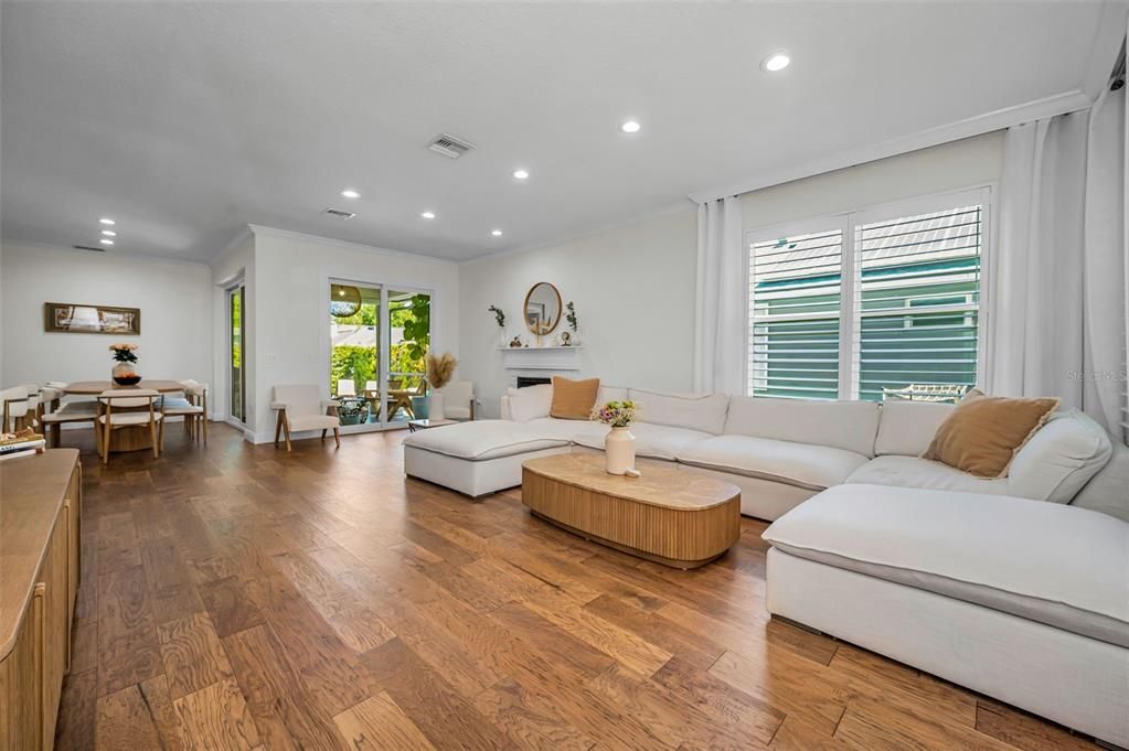 Activo con contrato: $625,000 (4 camas, 3 baños, 2112 Pies cuadrados)